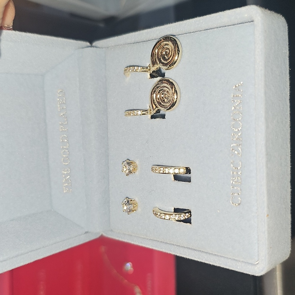 Shells gold